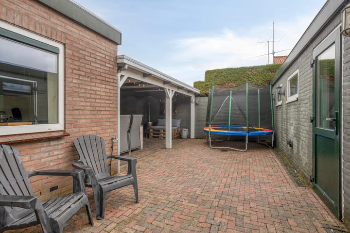 Photo 46 of Burgemeester Lewe van Aduardstraat 47