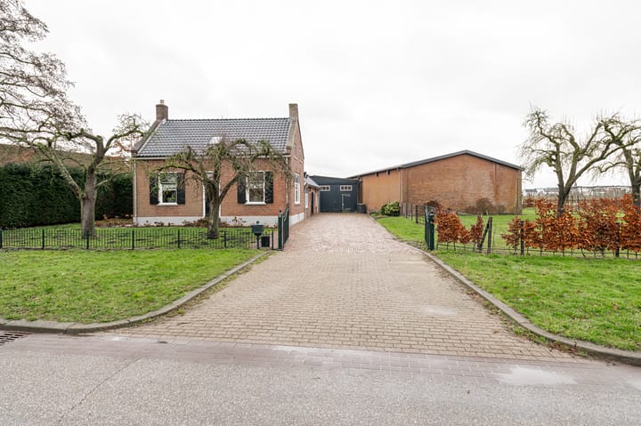 Photo 3 of Rhenoyseweg 9