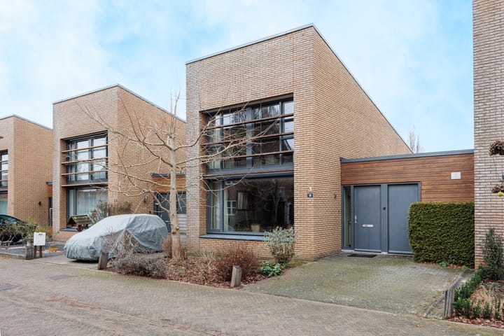 Photo 4 of Claustrum 10