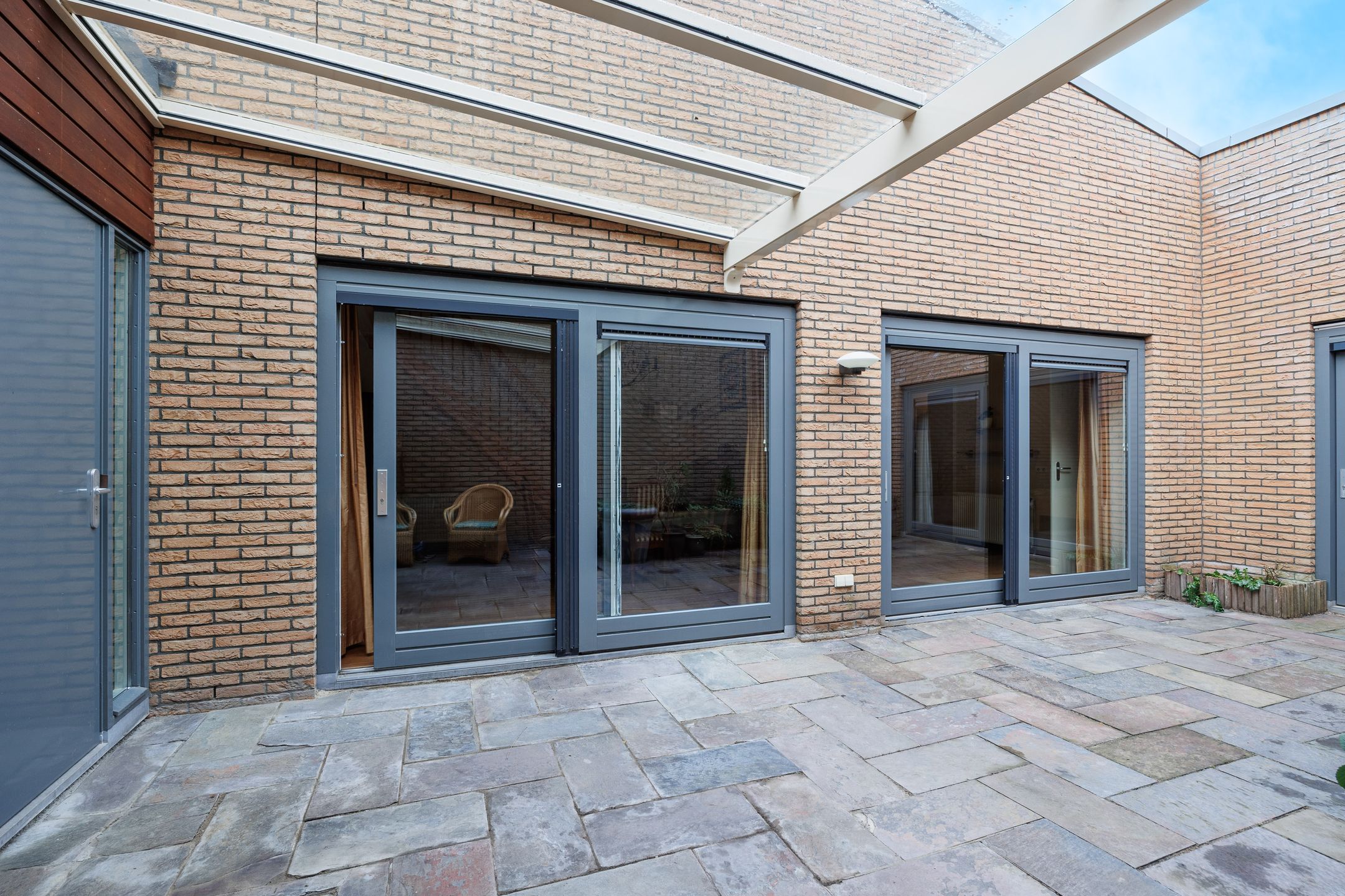 Photo 27 of Claustrum 10