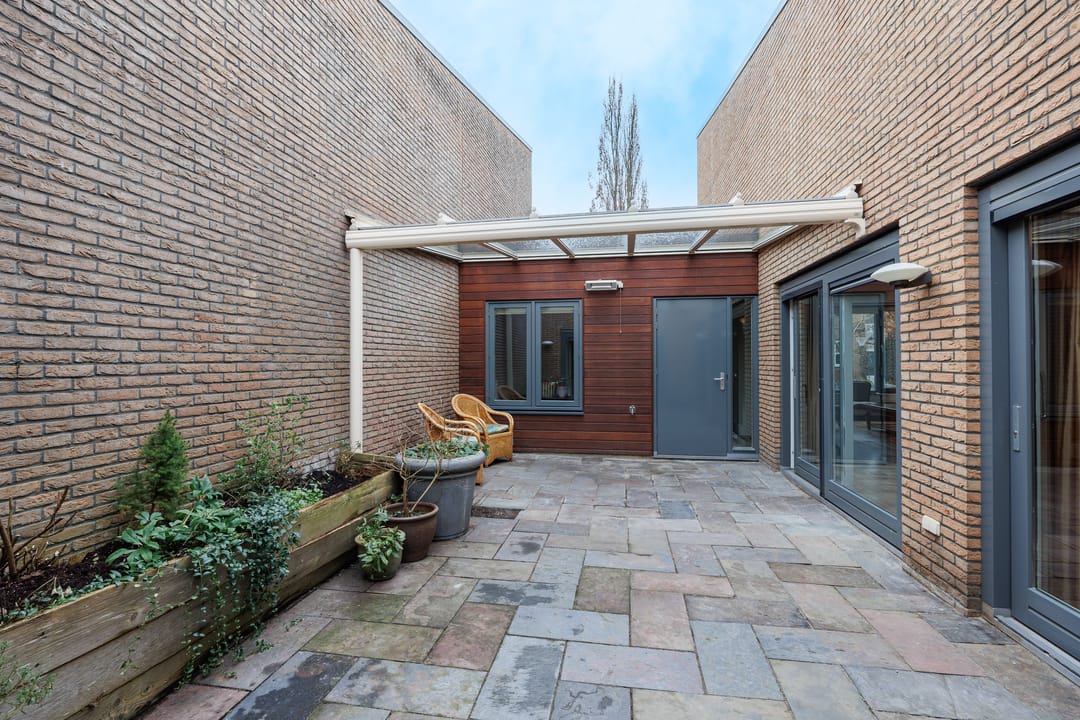 Photo 28 of Claustrum 10