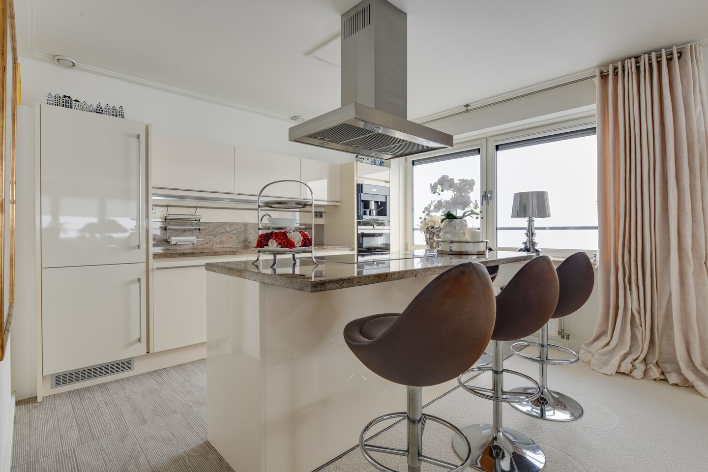 Foto 4 van Simon Carmiggeltstraat 46