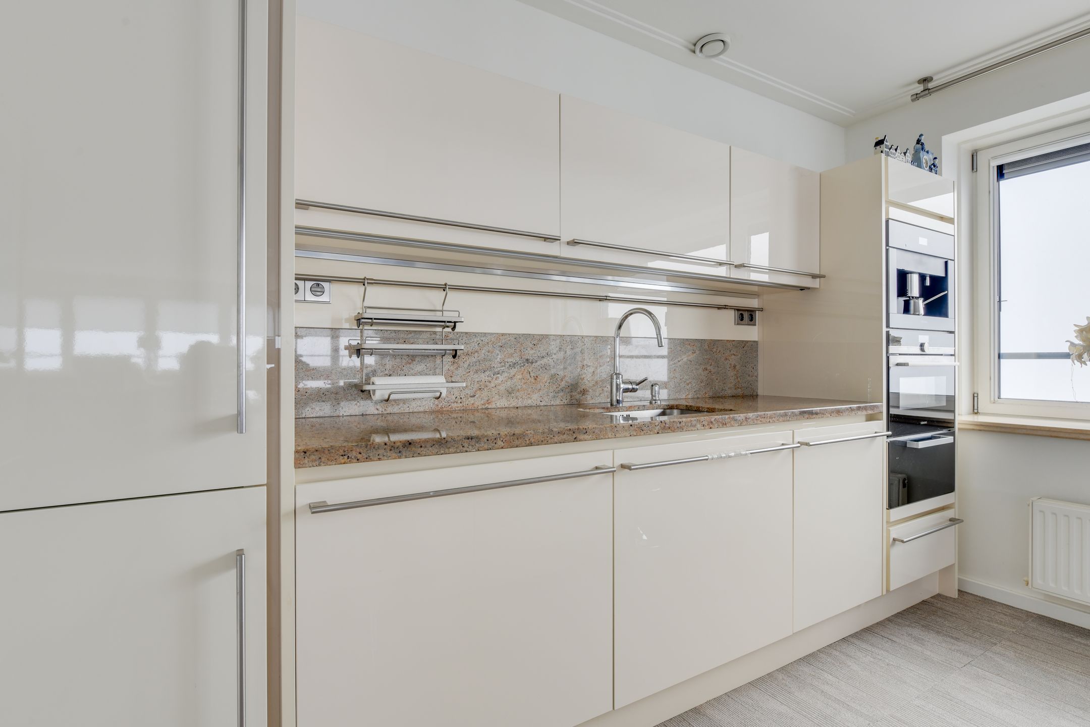 Foto 18 van Simon Carmiggeltstraat 46