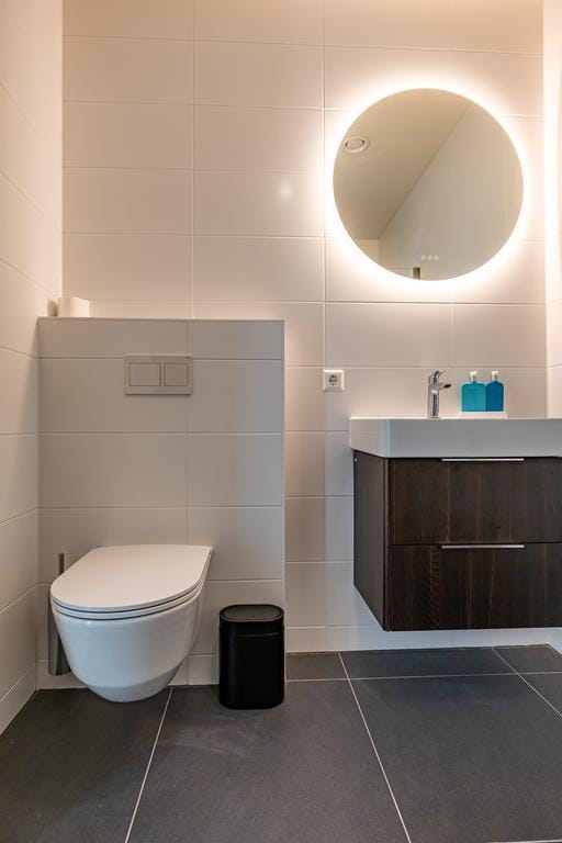 Foto 15 van Van Schendelstraat 1-55