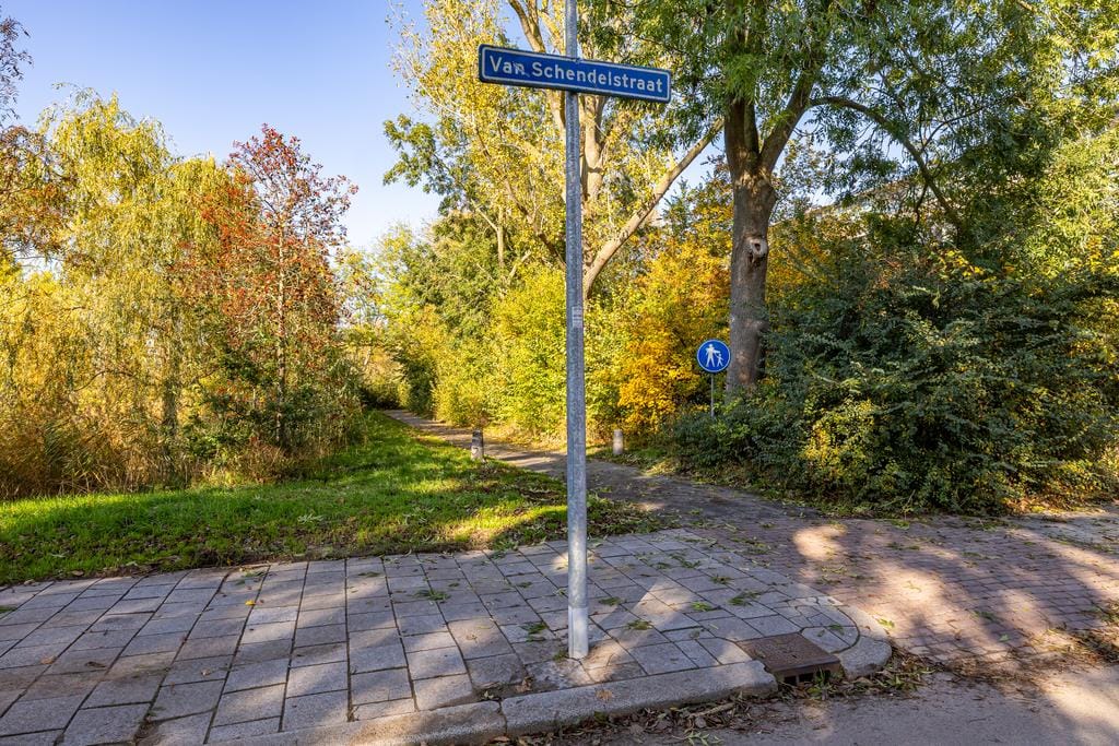 Foto 20 van Van Schendelstraat 1-55