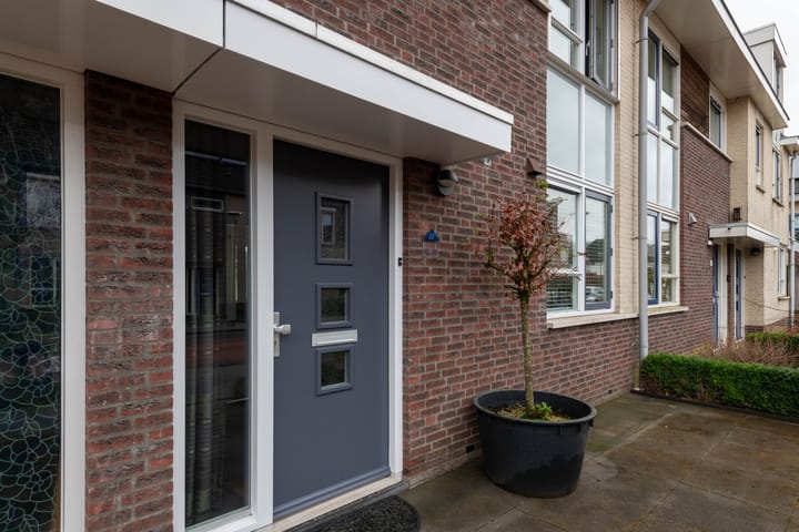 Foto 8 van Hermelijnhage 63