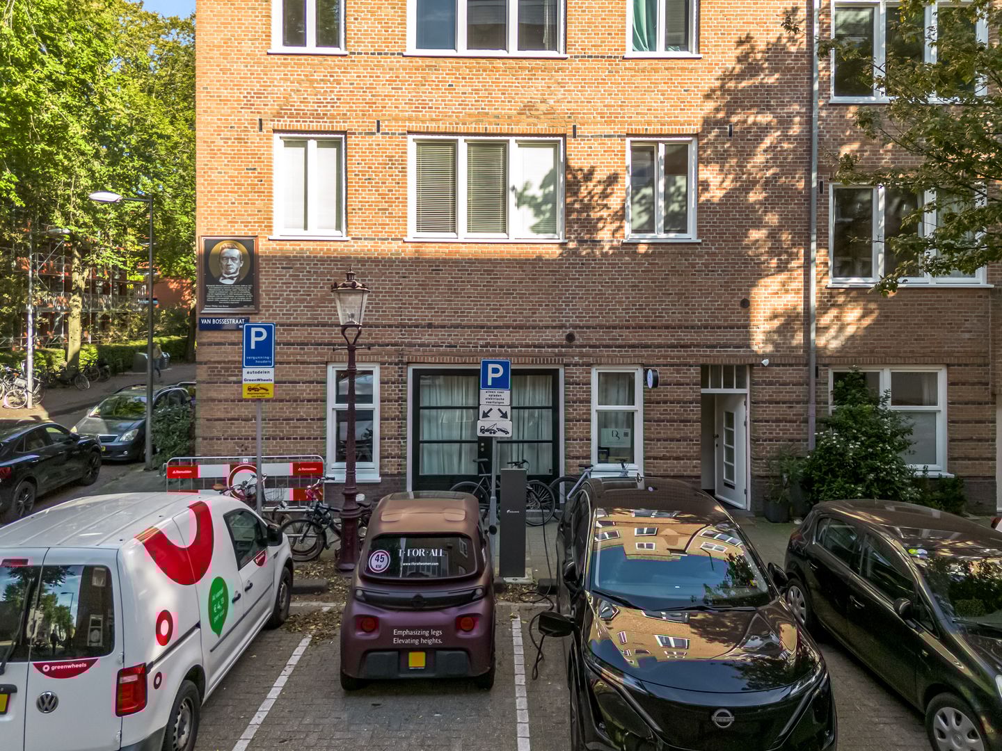 Bekijk foto 2 van Van Bossestraat 1-H