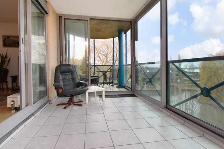 Photo 3 of Ridderspoor 56