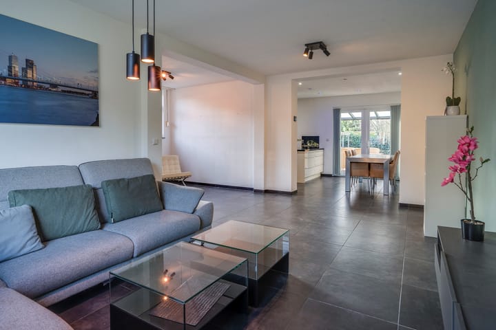 Foto 2 van Julianalaan 9