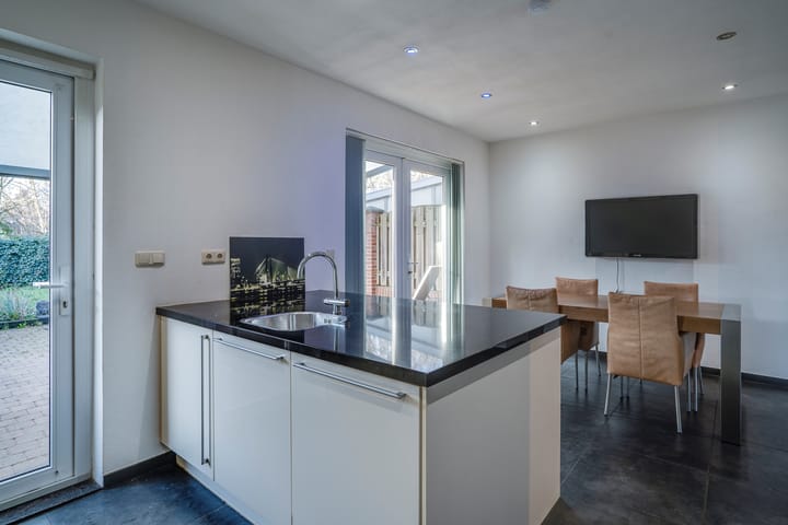 Foto 21 van Julianalaan 9