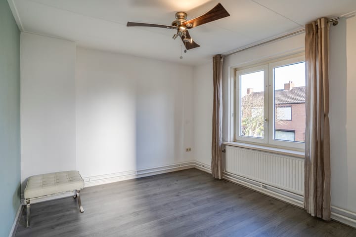 Foto 24 van Julianalaan 9