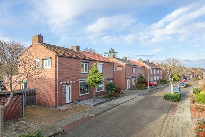 Foto 44 van Julianalaan 9