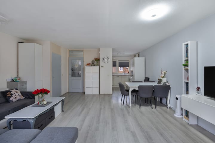 Foto 10 van Oostzeestraat 33