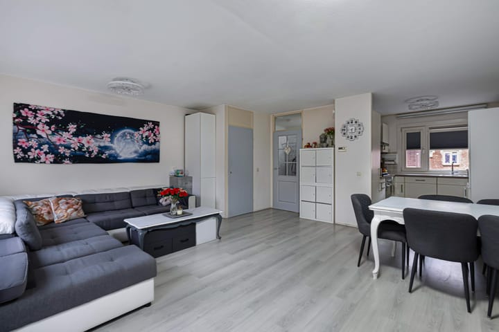 Foto 9 van Oostzeestraat 33