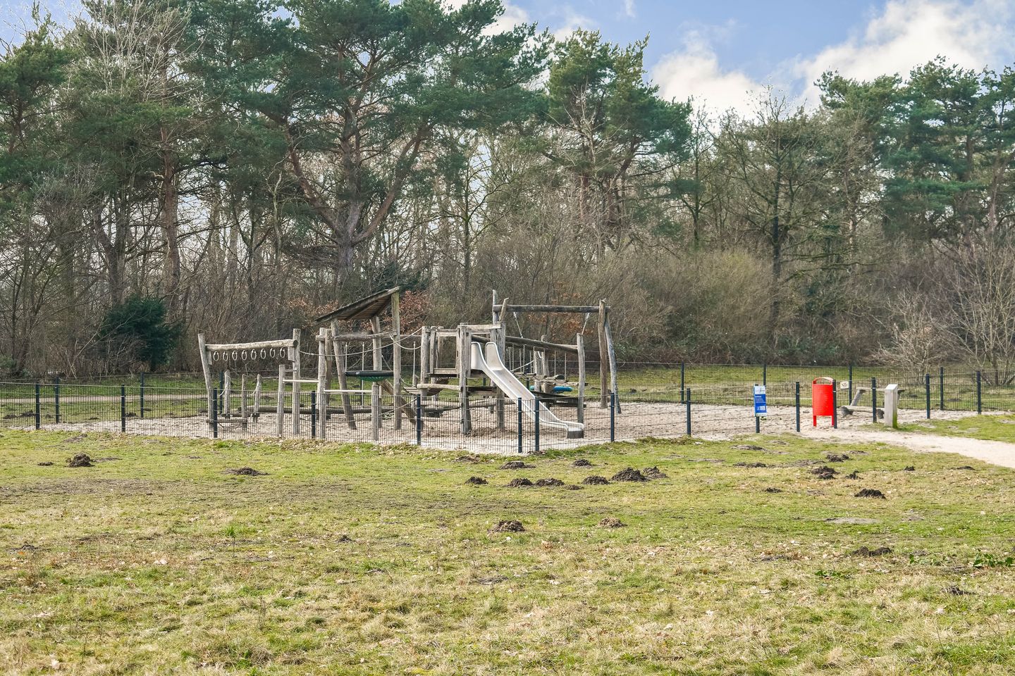 Foto 35 van Omroeplaan 4