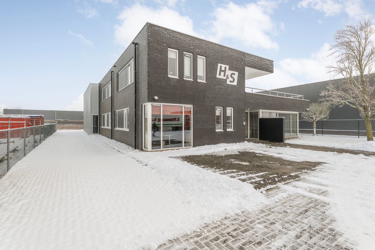 View photo 2 of Heemst 9