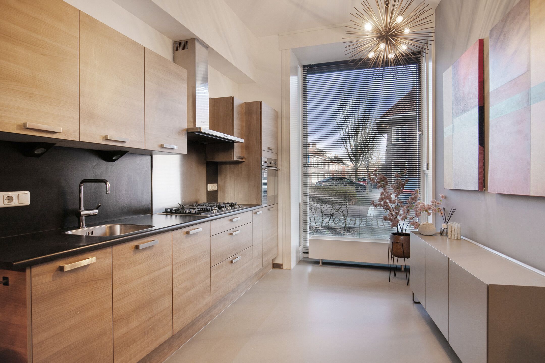 Photo 3 of Mechtildisstraat 2-08