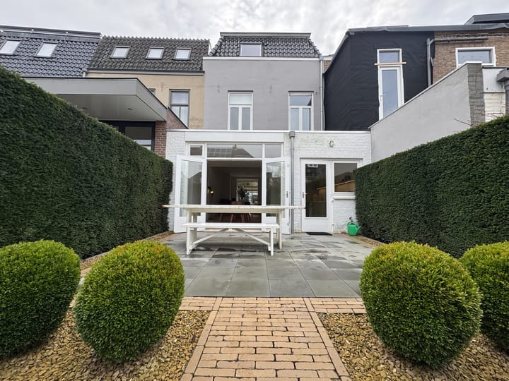 Foto 25 van de Roy van Zuidewijnlaan 11