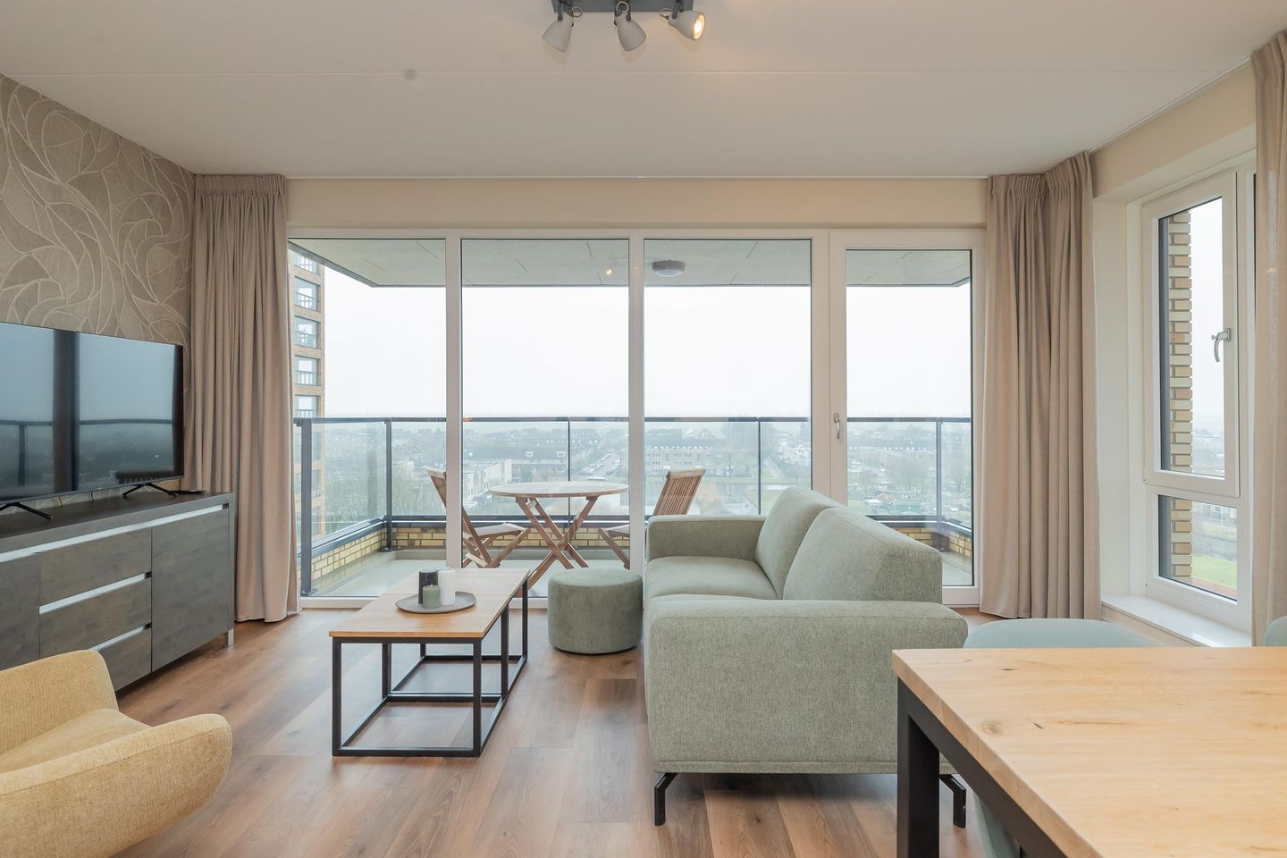 Foto 10 van Mahoniehout 434