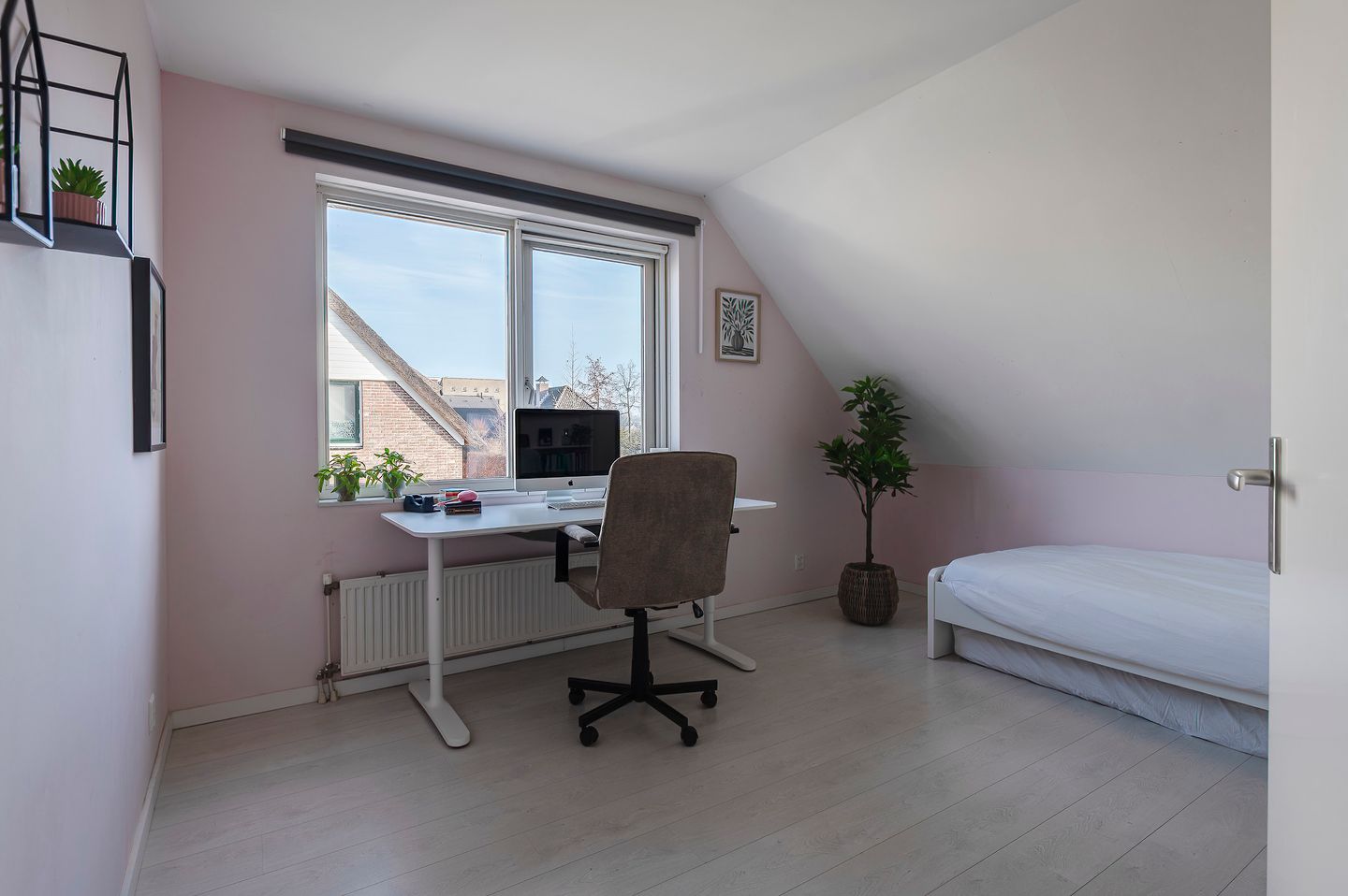 Photo 34 of Suze Groenewegstraat 13