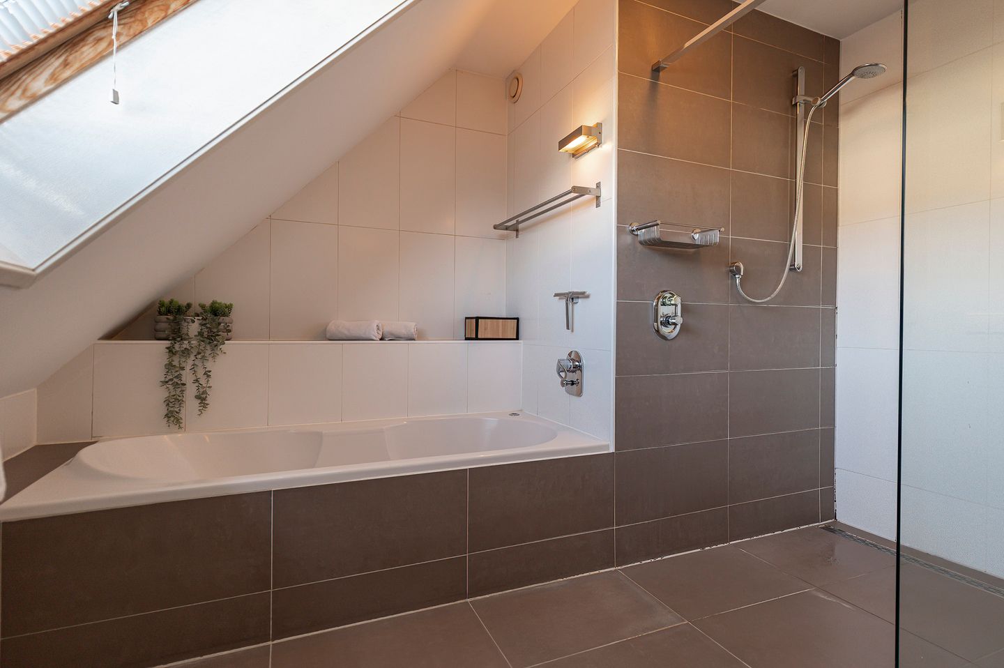 Photo 40 of Suze Groenewegstraat 13