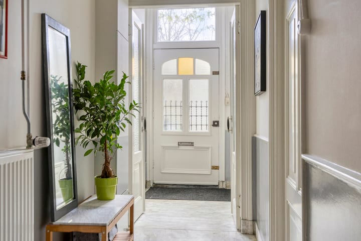 Photo 5 of Emmakade 39