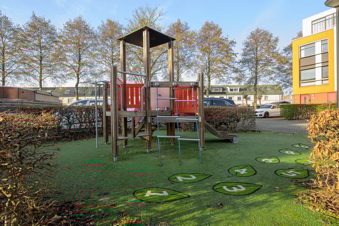 Photo 37 of Liesbeth Tilanusland 4