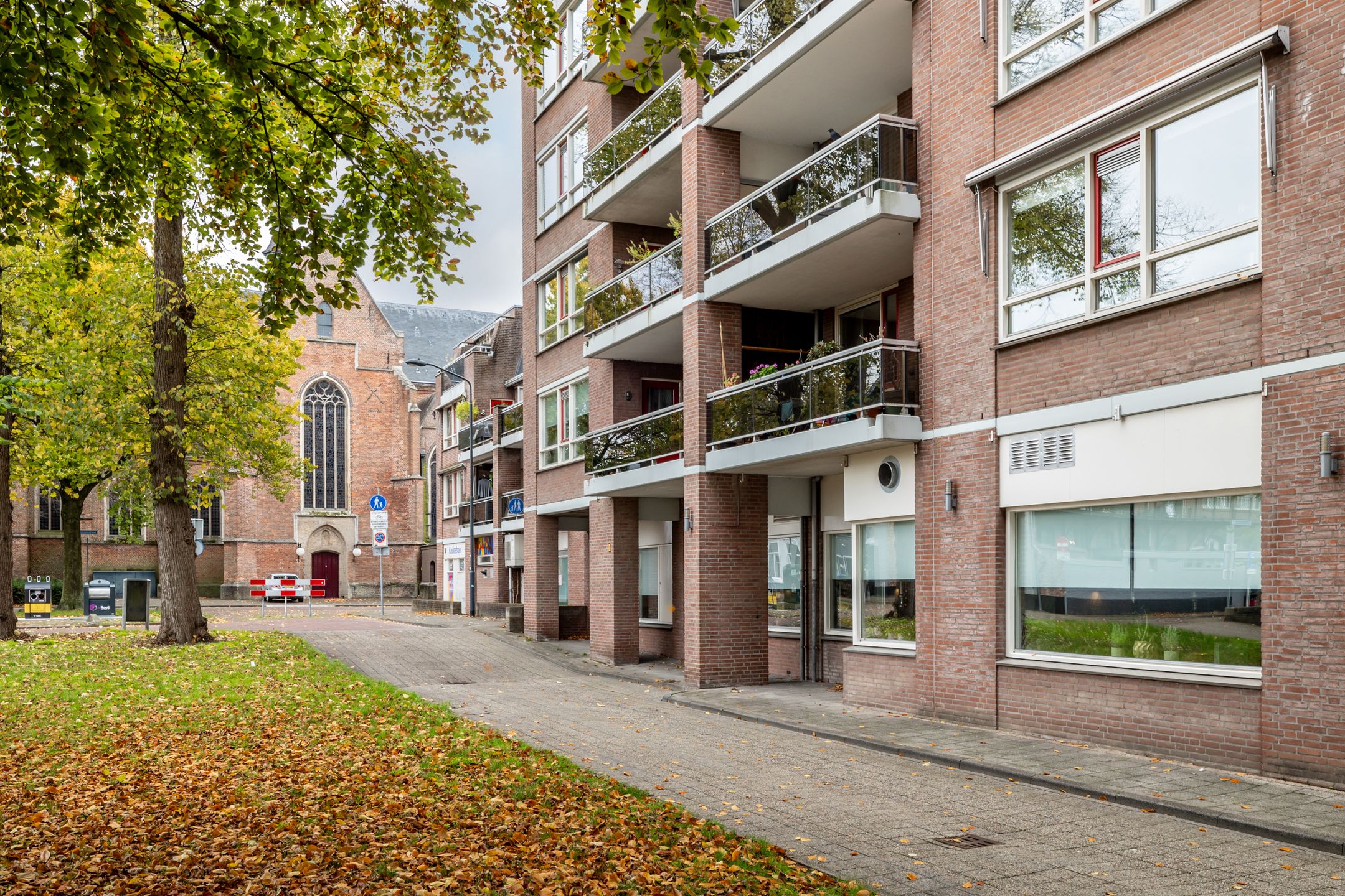 Foto 3 van Waterlooplein 112