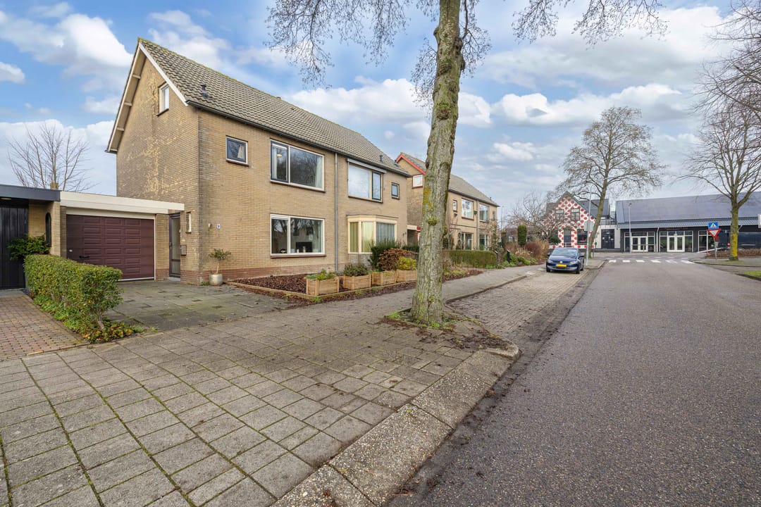 Photo 2 of Zwartepad 8