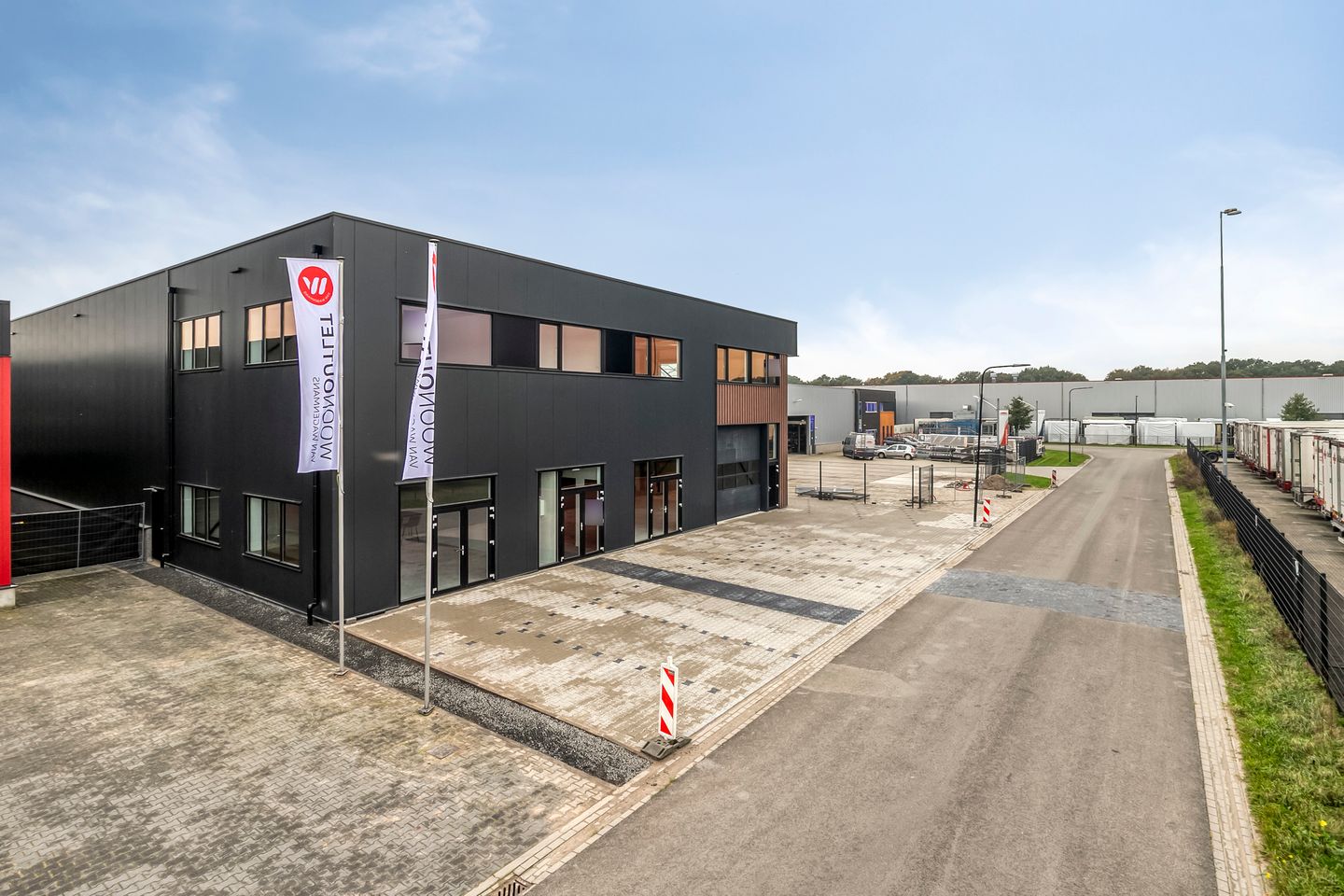 View photo 4 of Constructieweg 8