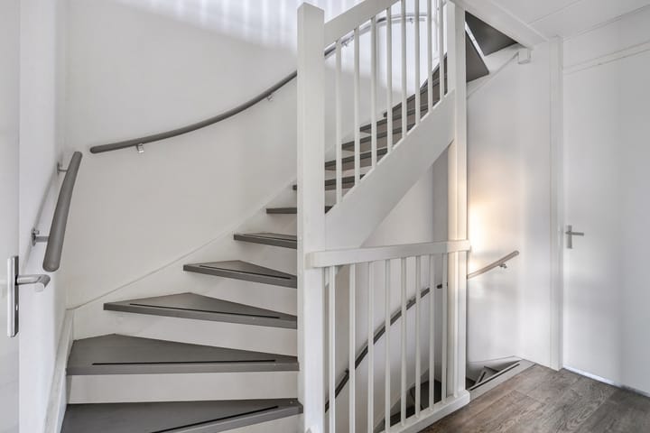 Foto 15 van Ennikstraat 1