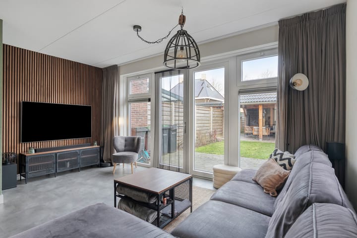 Foto 6 van Ennikstraat 1