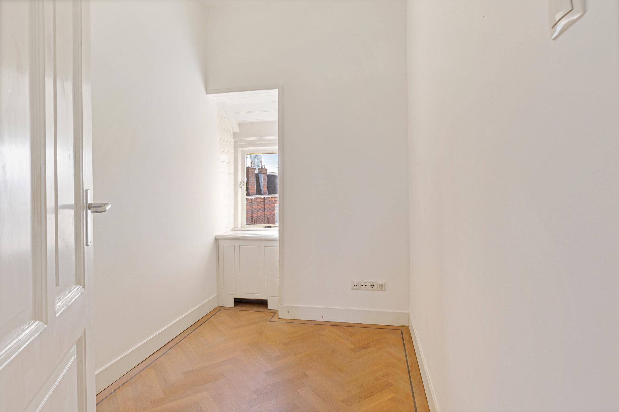 Foto 33 van Aert van der Goesstraat 28-A