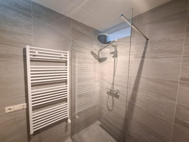 Photo 4 of Robert van 't Hoffstraat 70