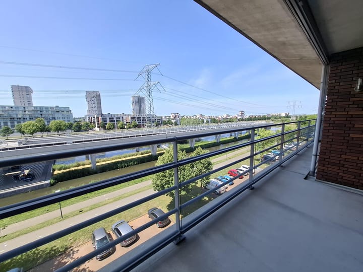 Foto 15 van Robert van 't Hoffstraat 70