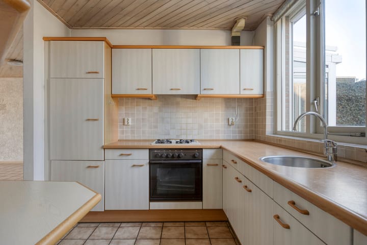 Photo 16 of Asterstraat 33