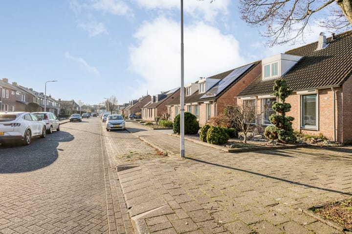 Photo 40 of Asterstraat 33