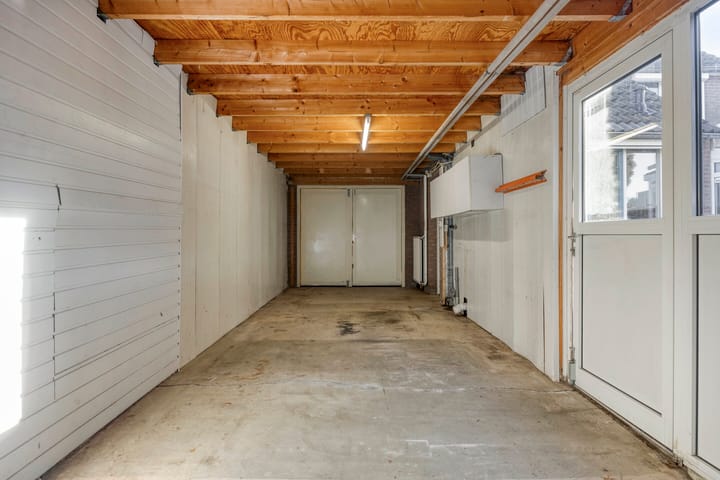 Photo 36 of Asterstraat 33