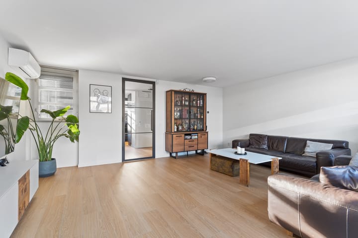 Photo 16 of Hulkstraat 11