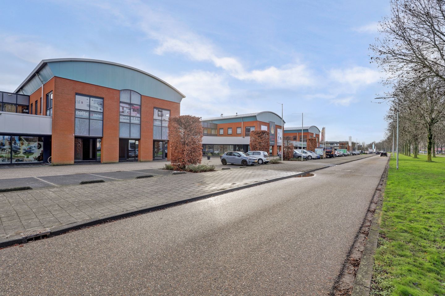 View photo 2 of De Dieze 48