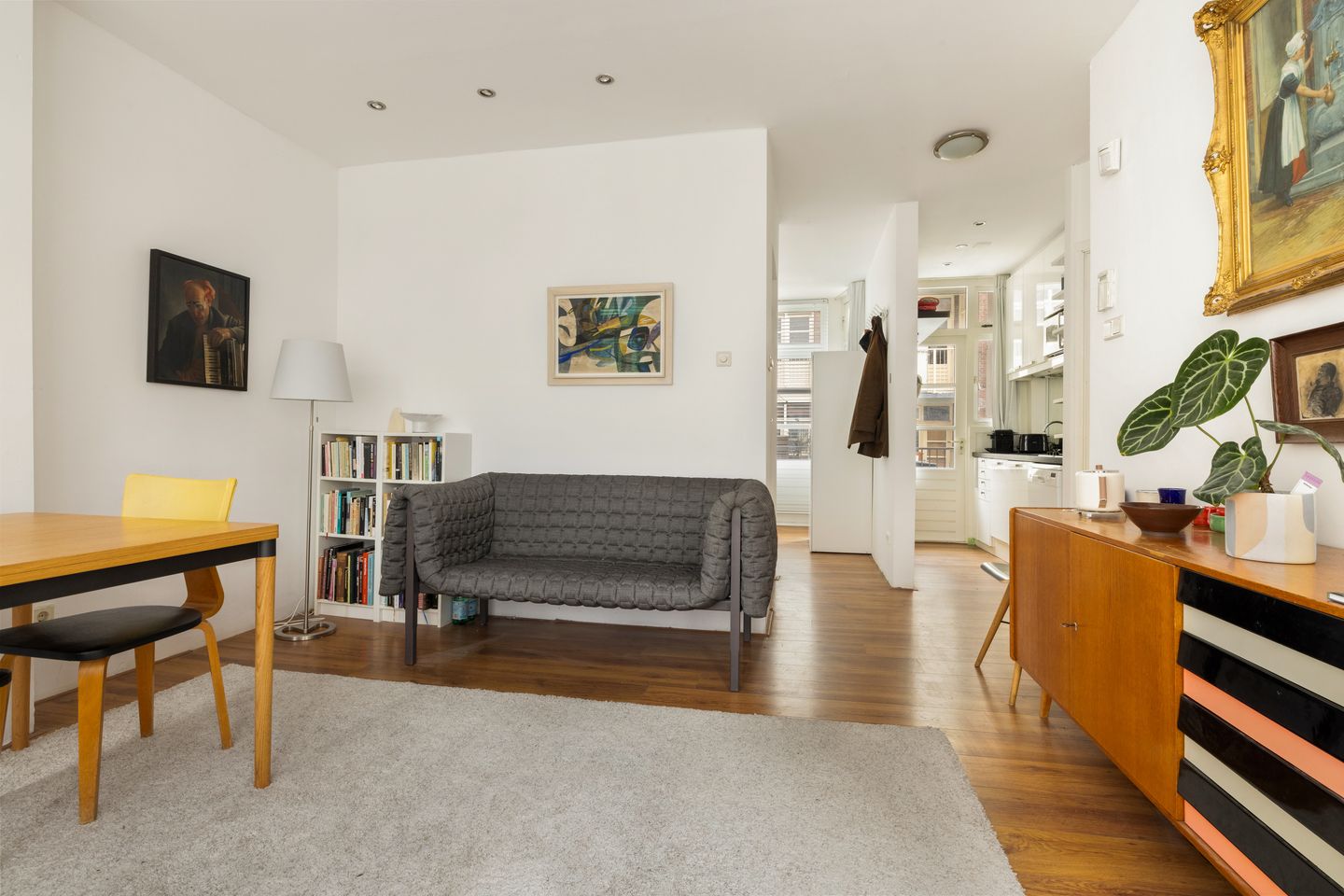 Photo 14 of Fokke Simonszstraat 27-1