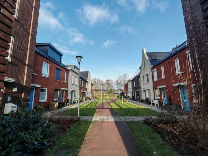 Photo 3 of Anne Frankhove 36