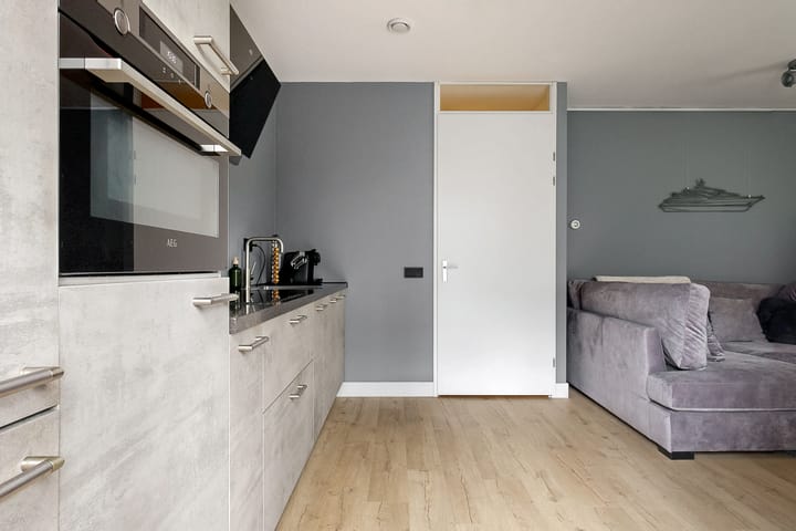 Photo 13 of Anne Frankhove 36