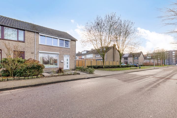 Foto 43 van Rodenbachlaan 2