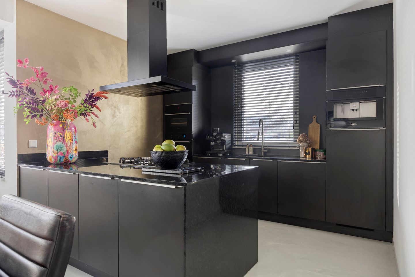 Photo 4 of Zebrakever 30