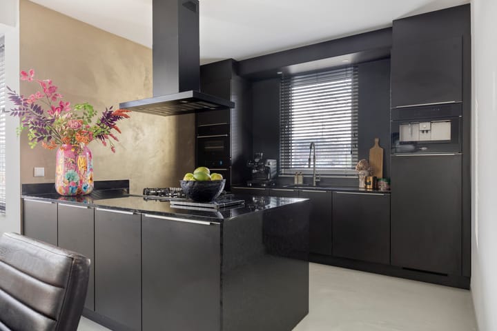 Photo 4 of Zebrakever 30