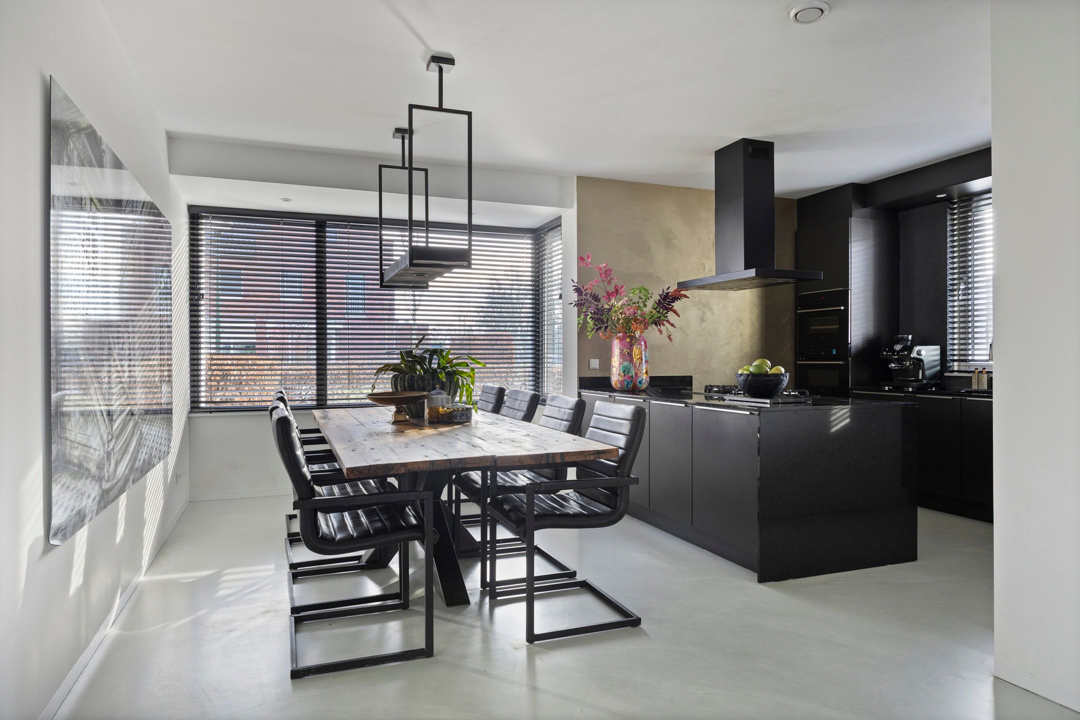 Photo 12 of Zebrakever 30