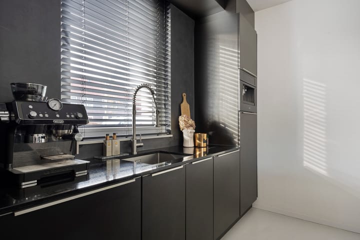 Photo 16 of Zebrakever 30