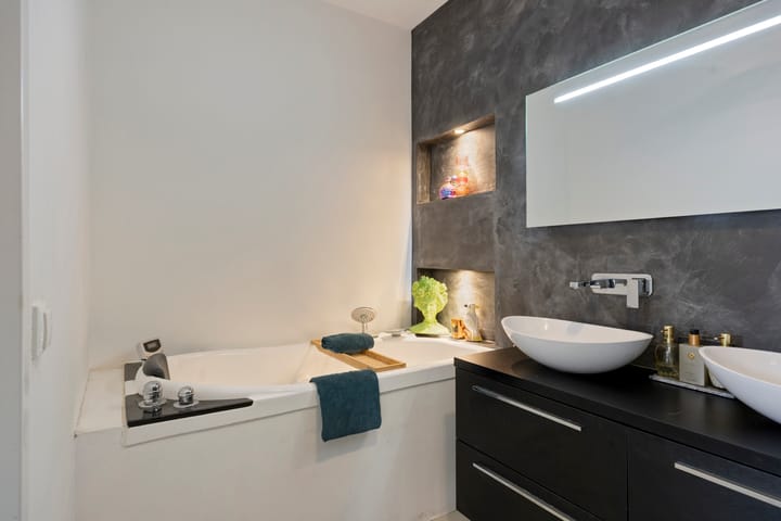 Photo 26 of Zebrakever 30