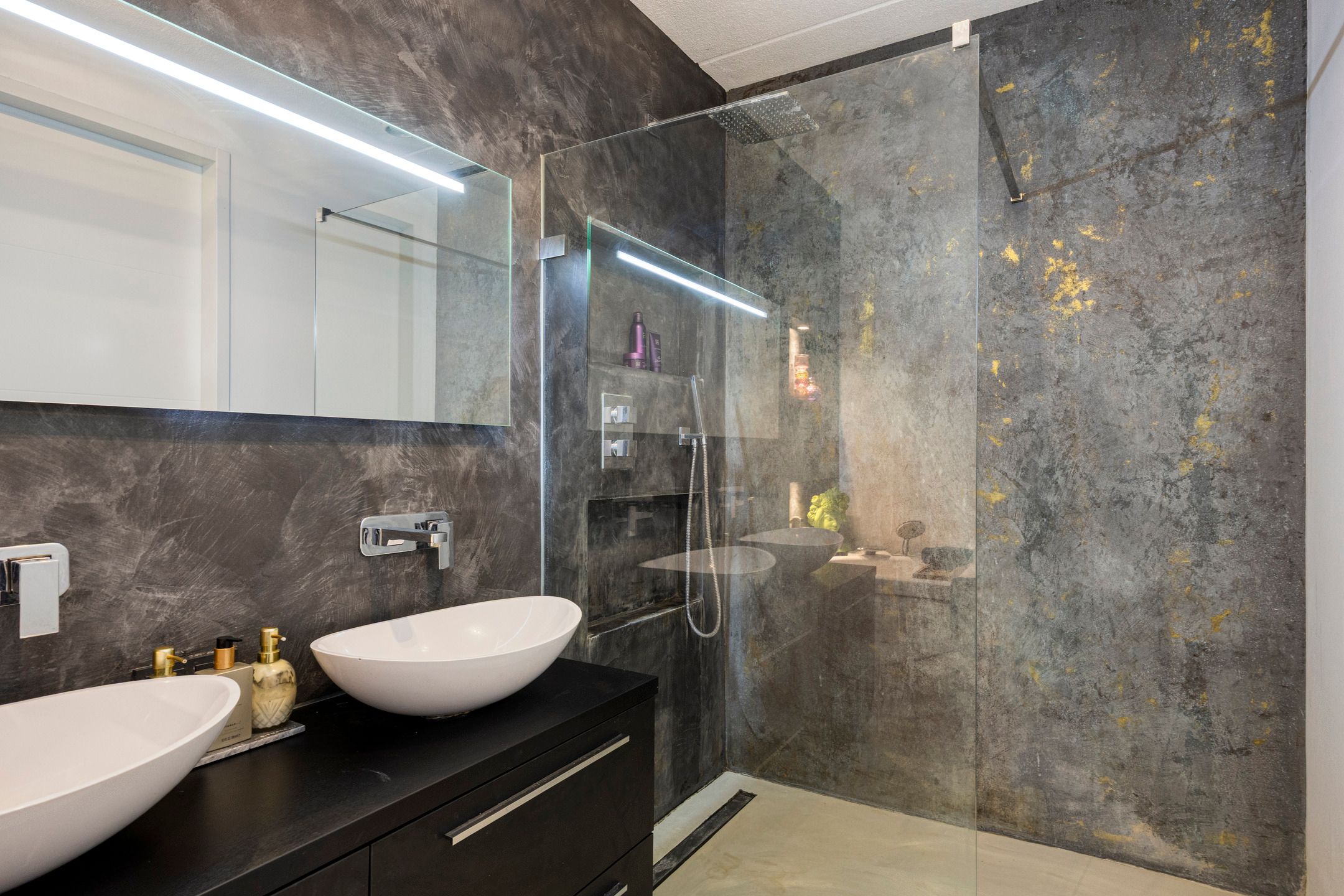 Photo 27 of Zebrakever 30